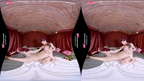 Les amants virtuels profitent d'un massage lent avec la transsexuelle Jordan Jay